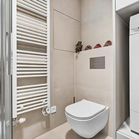 Zahradnicka With Parking And Balcony Daire