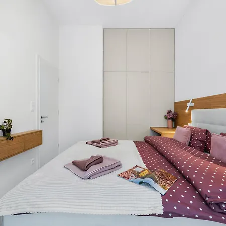 Daire Zahradnicka With Parking And Balcony *