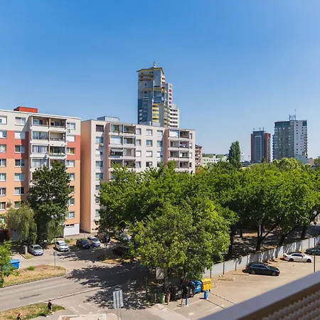 Daire Zahradnicka With Parking And Balcony *